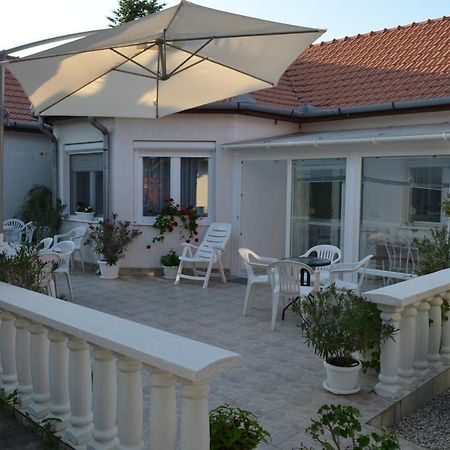 Henrietta - Violetta Apartman Hajdúszoboszló Exteriér fotografie