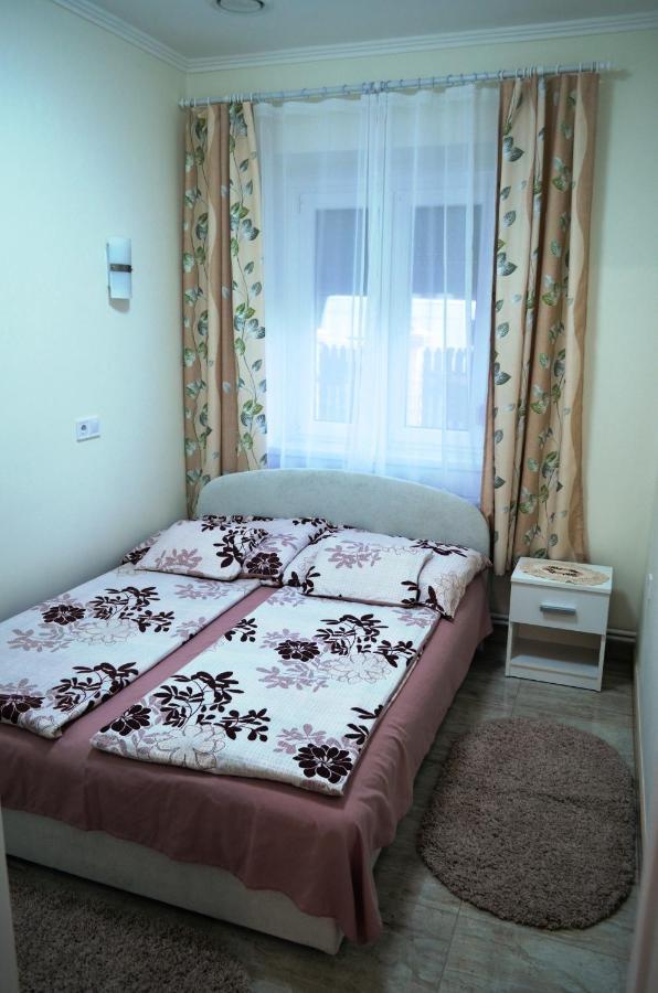 Henrietta - Violetta Apartman Hajdúszoboszló Exteriér fotografie