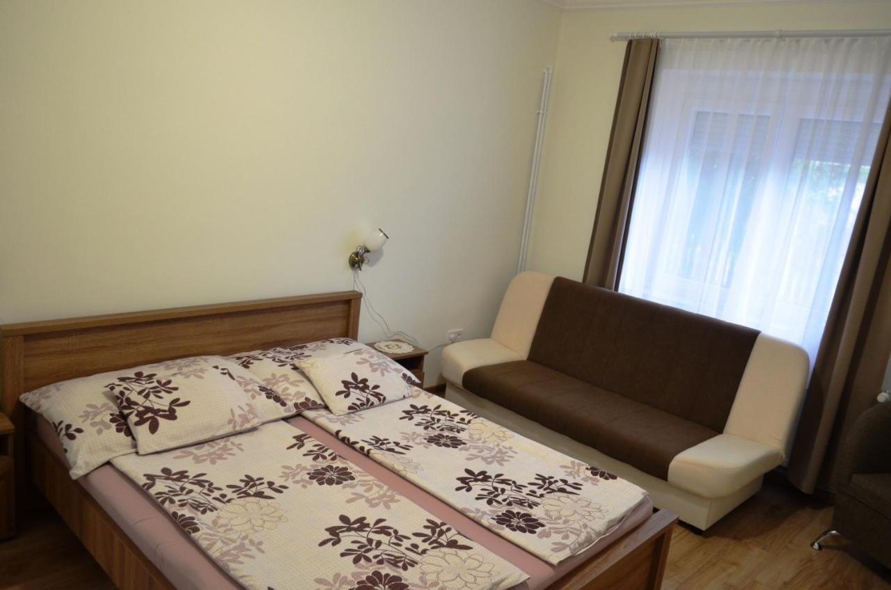 Henrietta - Violetta Apartman Hajdúszoboszló Exteriér fotografie
