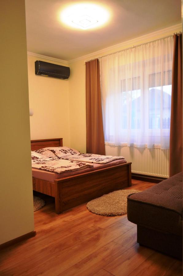 Henrietta - Violetta Apartman Hajdúszoboszló Exteriér fotografie