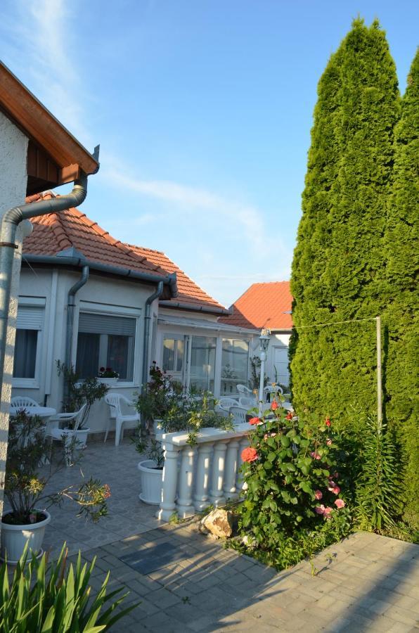 Henrietta - Violetta Apartman Hajdúszoboszló Exteriér fotografie