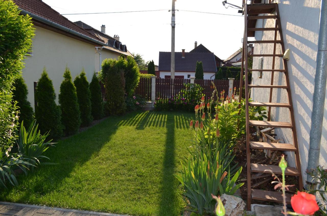 Henrietta - Violetta Apartman Hajdúszoboszló Exteriér fotografie