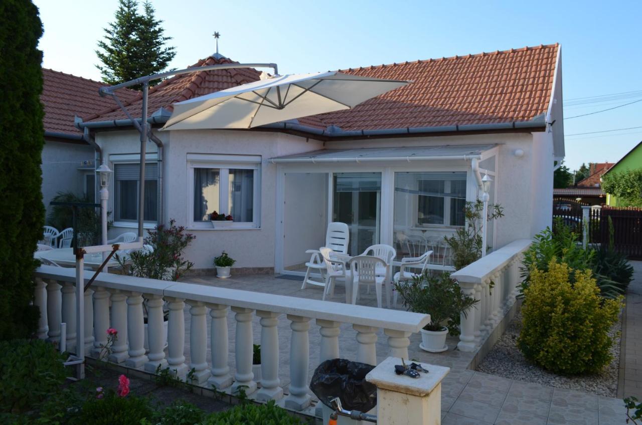 Henrietta - Violetta Apartman Hajdúszoboszló Exteriér fotografie