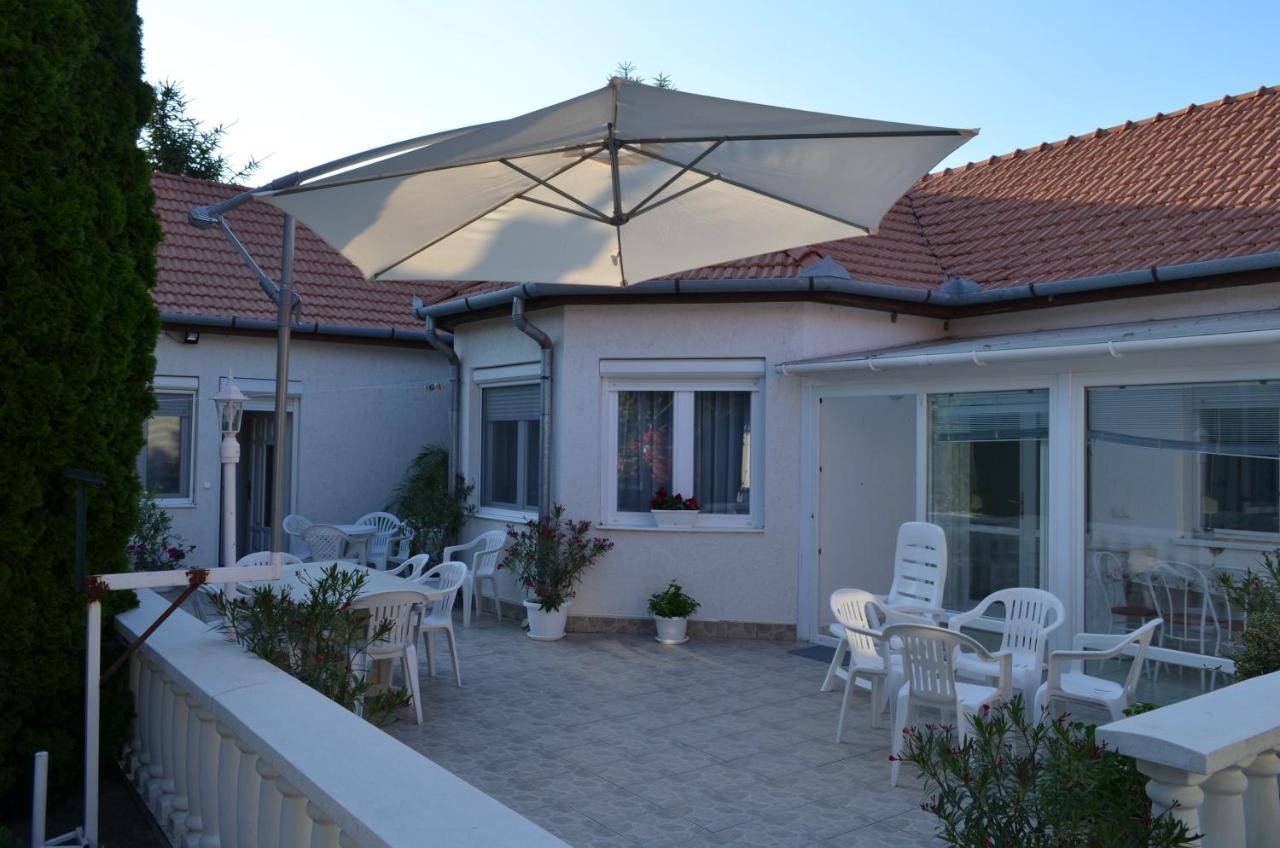 Henrietta - Violetta Apartman Hajdúszoboszló Exteriér fotografie