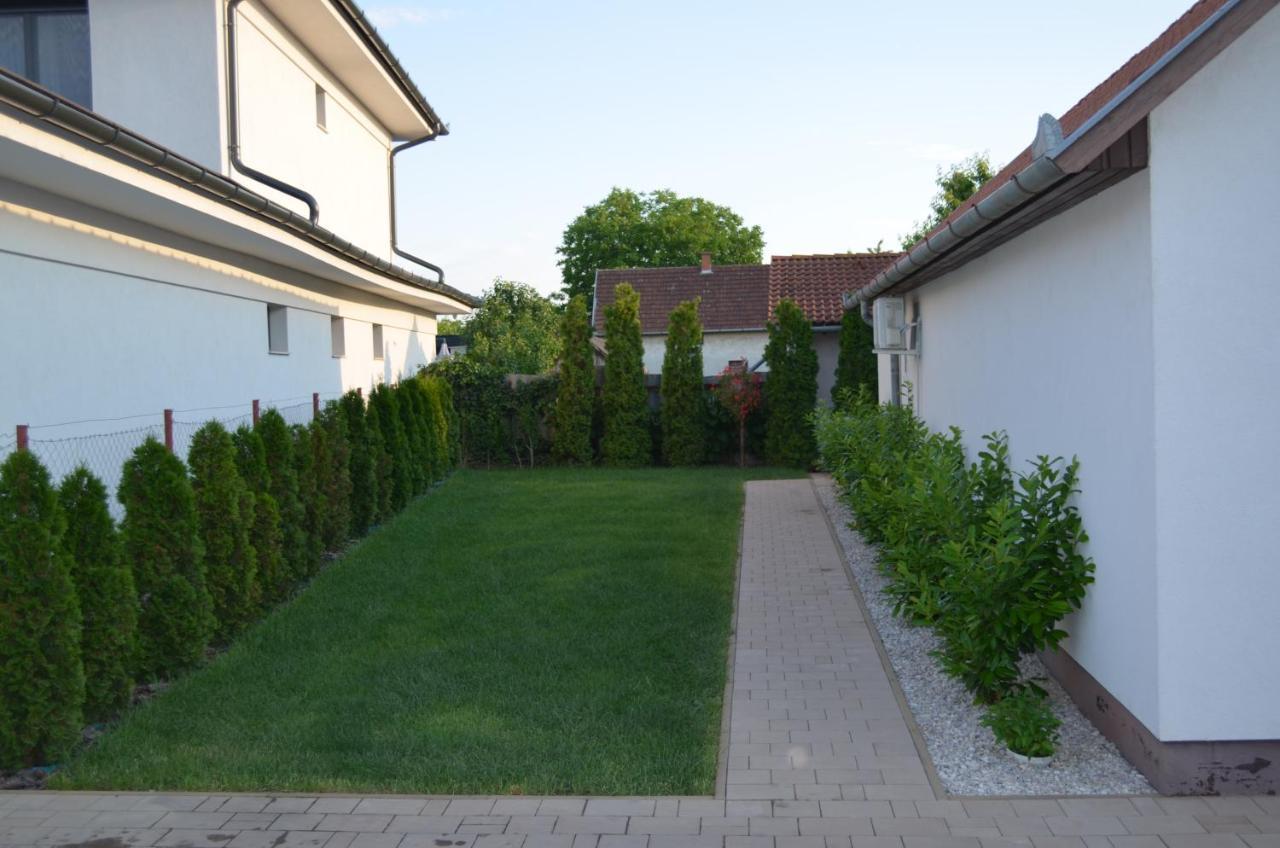 Henrietta - Violetta Apartman Hajdúszoboszló Exteriér fotografie