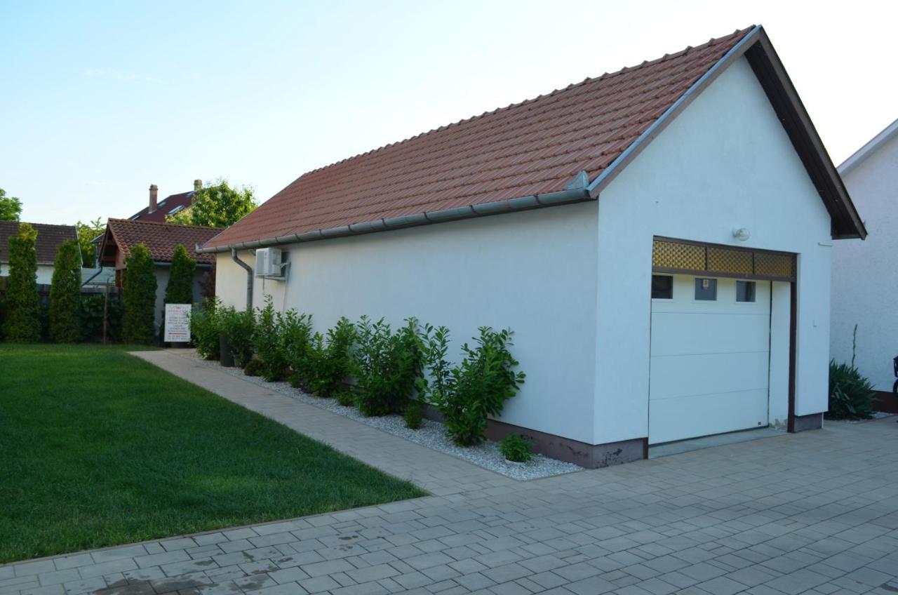 Henrietta - Violetta Apartman Hajdúszoboszló Exteriér fotografie