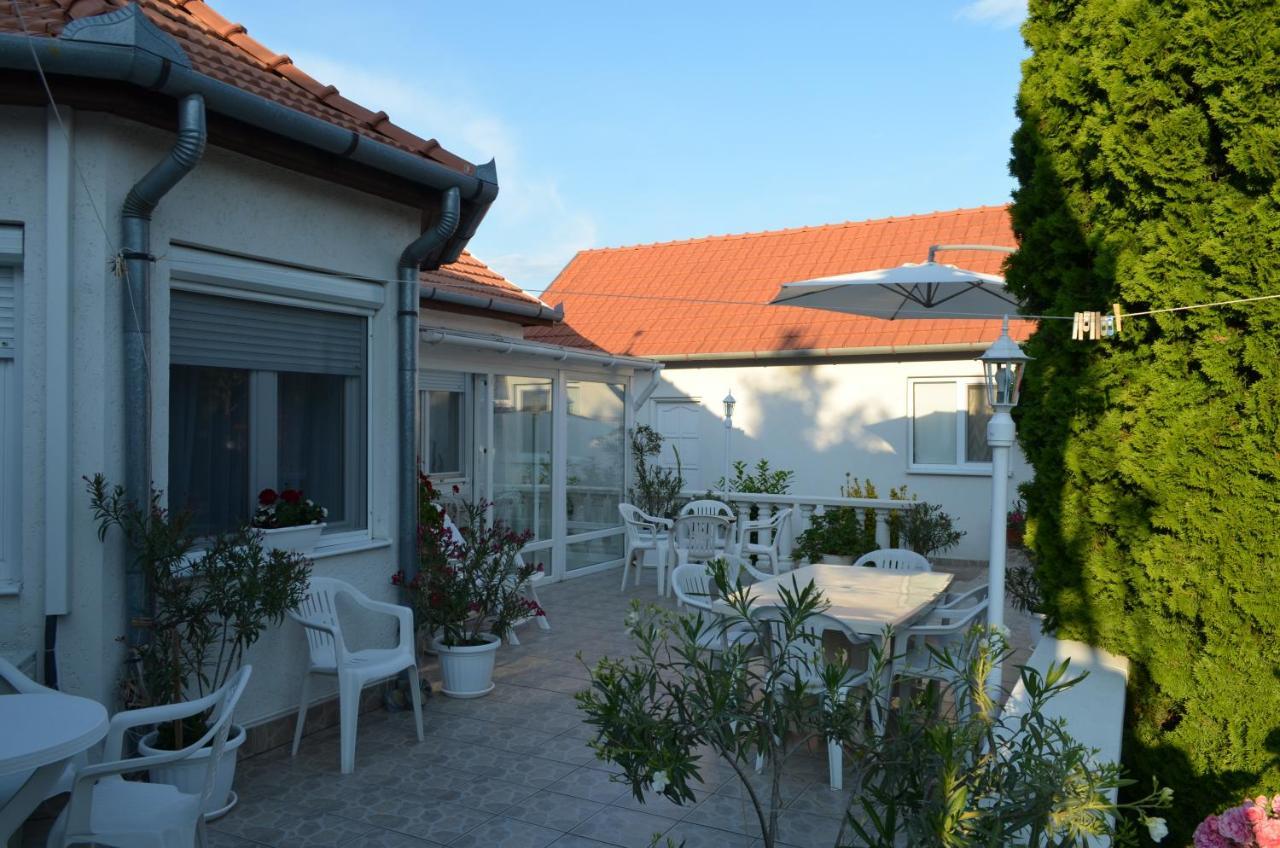Henrietta - Violetta Apartman Hajdúszoboszló Exteriér fotografie